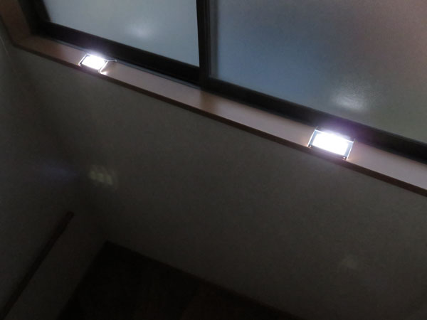 Qtuo ソーラー充電 LEDライト 4個セット