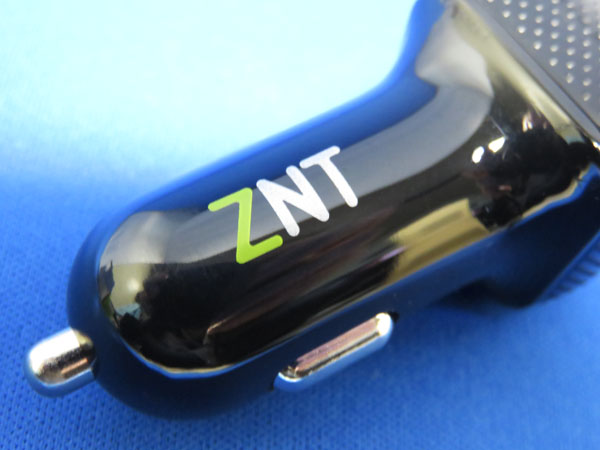 ZNT カーチャージャー 2ポート 2.4A急速充電