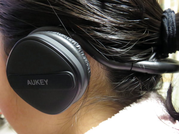 AUKEY Bluetoothヘッドホン 耳掛け式 EP-B26