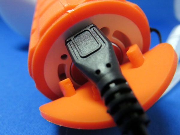 LED懐中電灯 マグネット付き USB充電 オレンジ