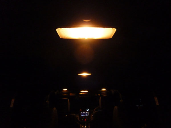 愛車トヨタノアのルームランプとナンバー灯のLED化を検討する！